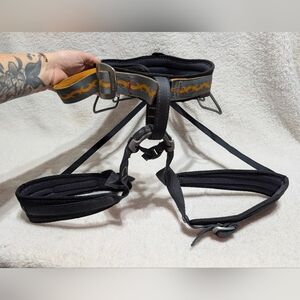Mammut Focus Rock Climbing Sit Harness Type C Size Small Gray Gold Black 12277